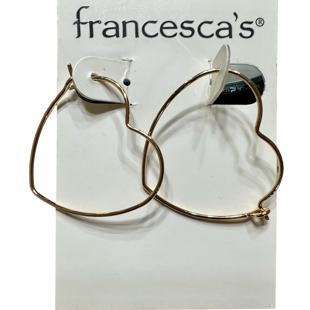 NWT. Francesca‘s earrings
